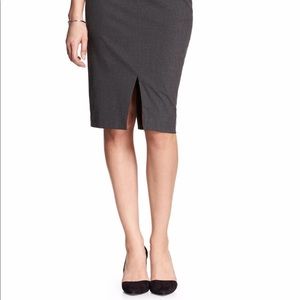 BANANA REPUBLIC slit front pencil skirt
